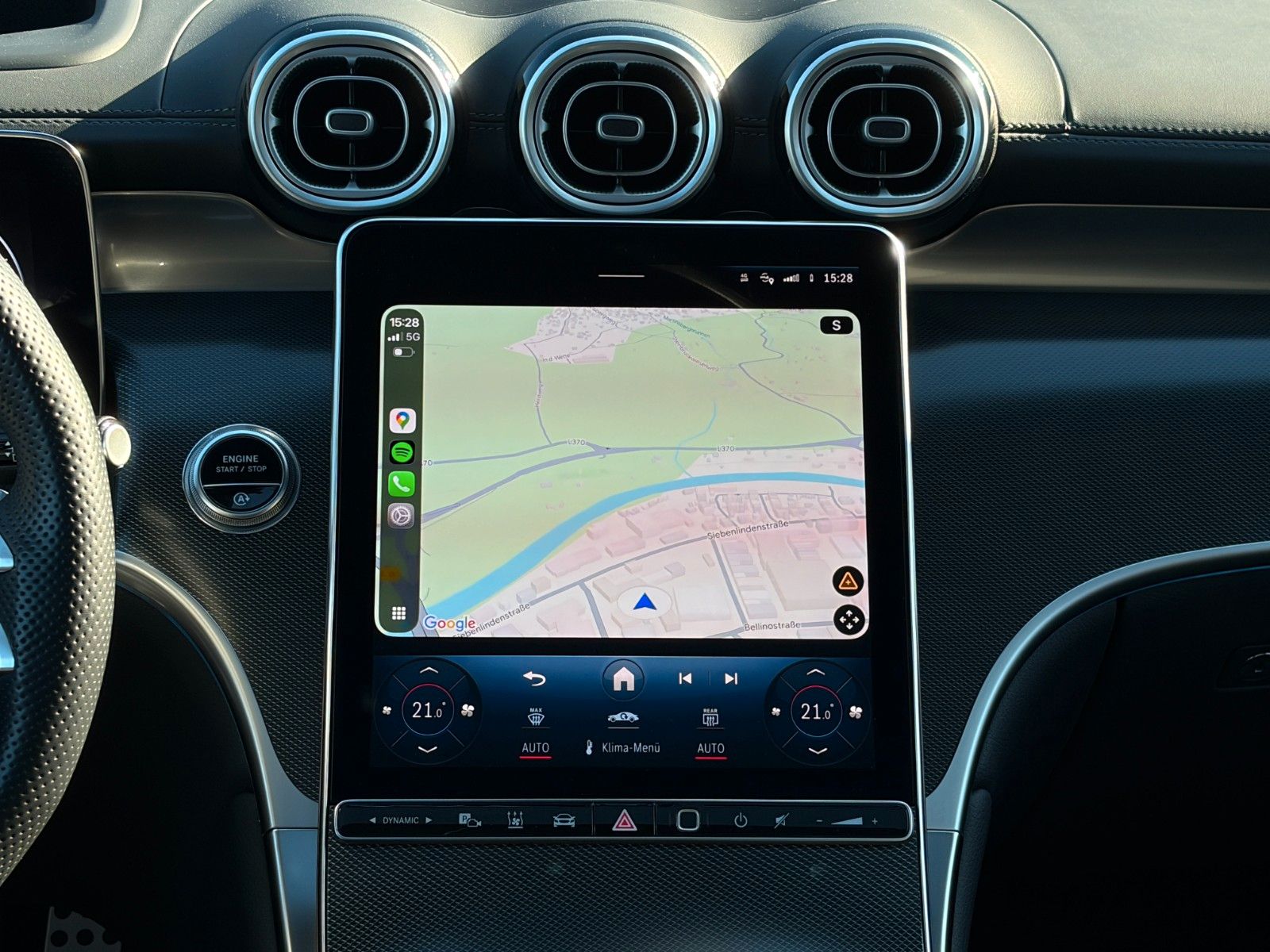 Fahrzeugabbildung Mercedes-Benz GLC 200 4M AMG + Pano Standhzg Burmester ACC AHK