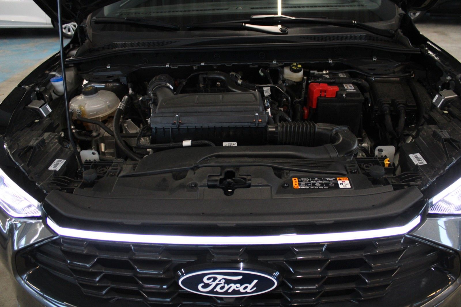 Fahrzeugabbildung Ford Kuga ST-Line X Automatik Facelift AHK Matrix LED