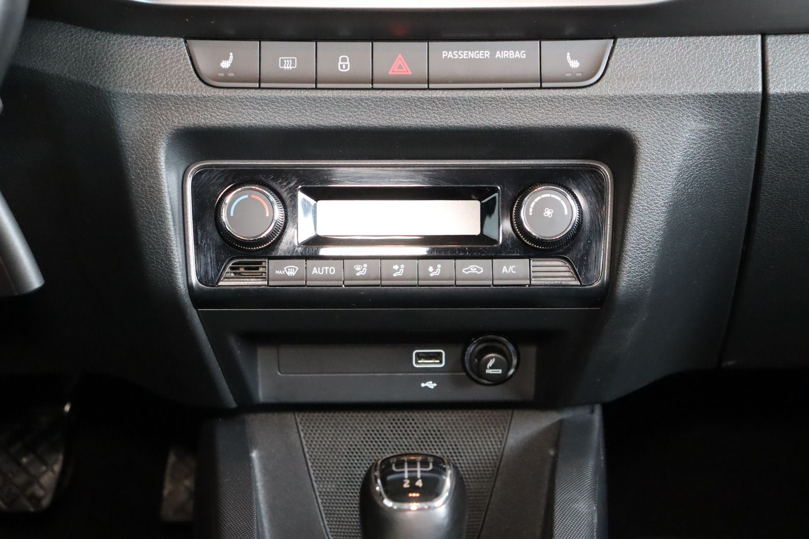 Fahrzeugabbildung SKODA Fabia 1.0 TSI * Navi * 1.Hand Soleil