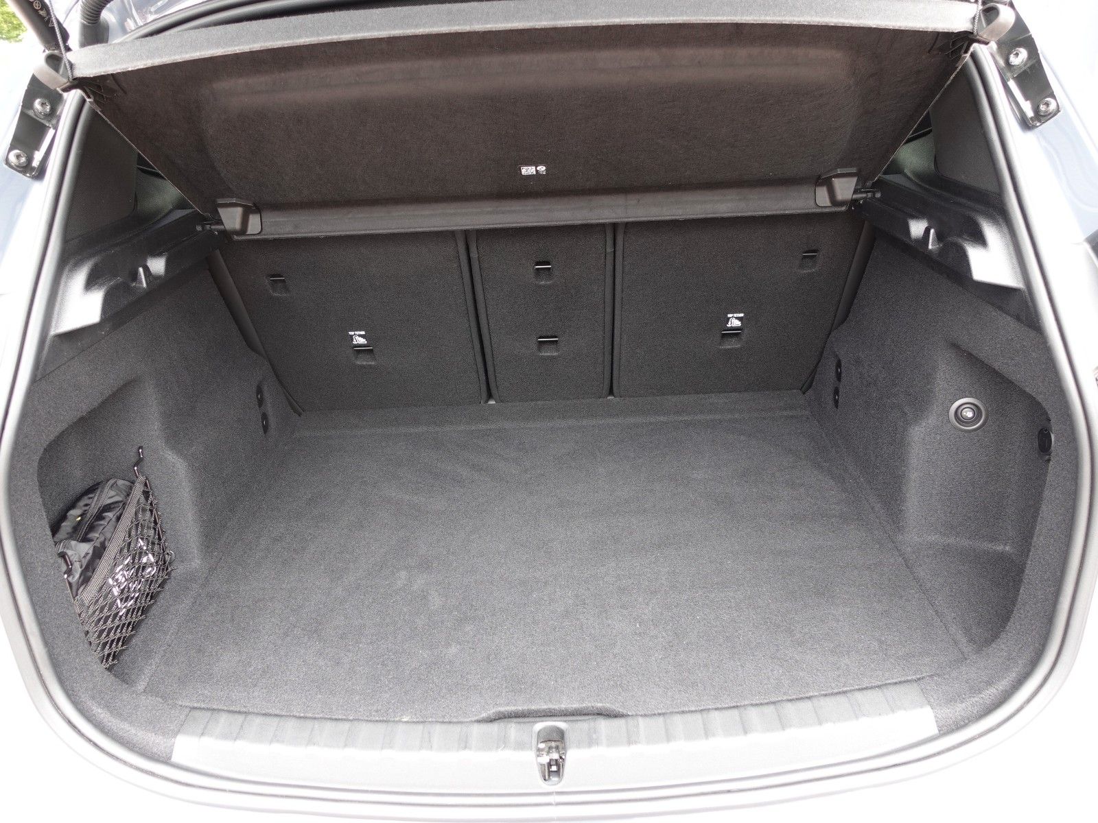 Fahrzeugabbildung BMW 218i Active Tourer Aut. DCT Ad.LED/AHK/el.Heckkl