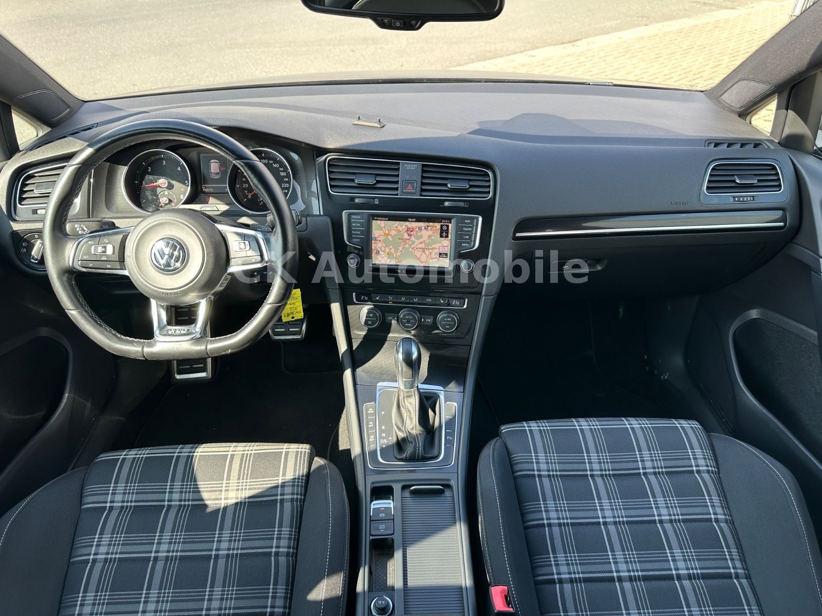 Fahrzeugabbildung Volkswagen Golf VII Lim. GTD BMT/DSG/Navi/Bi-Xenon/PDC