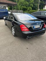 Mercedes-Benz S 63 AMG L AMG - Mercedes-Benz S 63 AMG mit Benzin-Antrieb: Automatik