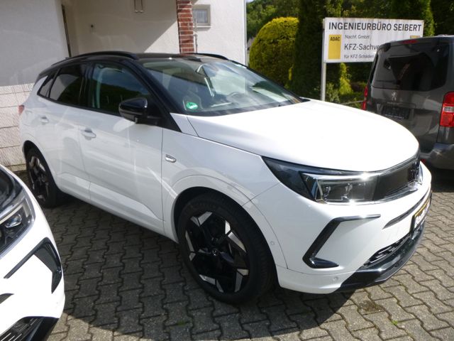 Grandland GSe 4x4 Plug-In-Hybrid Automatik
