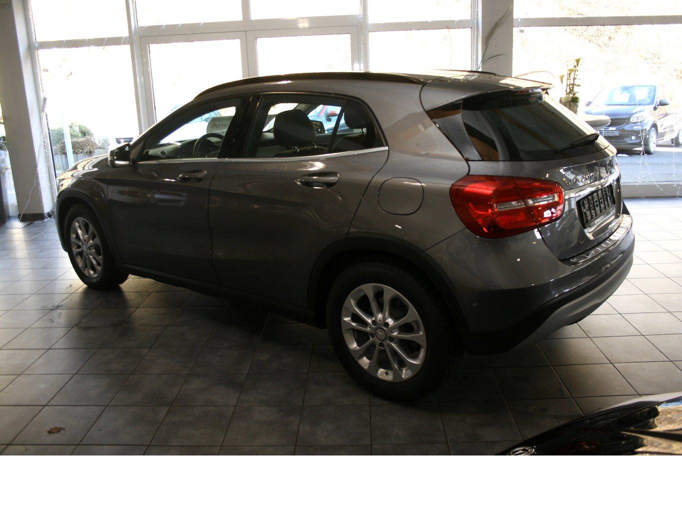 Fahrzeugabbildung Mercedes-Benz GLA 200 d Style *Bi-Xenon*AHK*Euro6*PTS*Navi