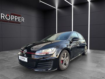 Volkswagen Golf - 1