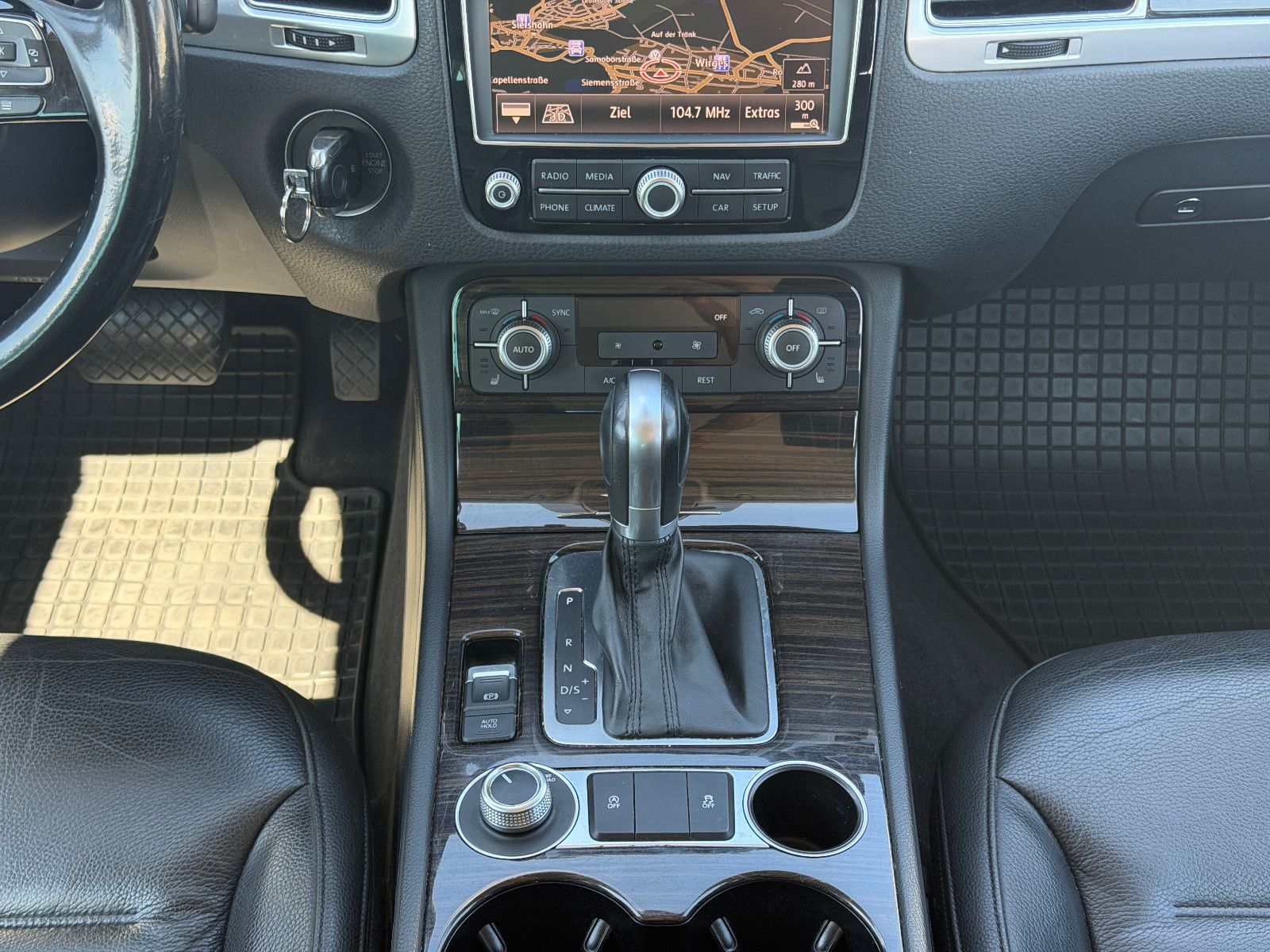 Fahrzeugabbildung Volkswagen Touareg V6 TDI BMT/Terrain Tech 4Mot/NAVI/LEDER
