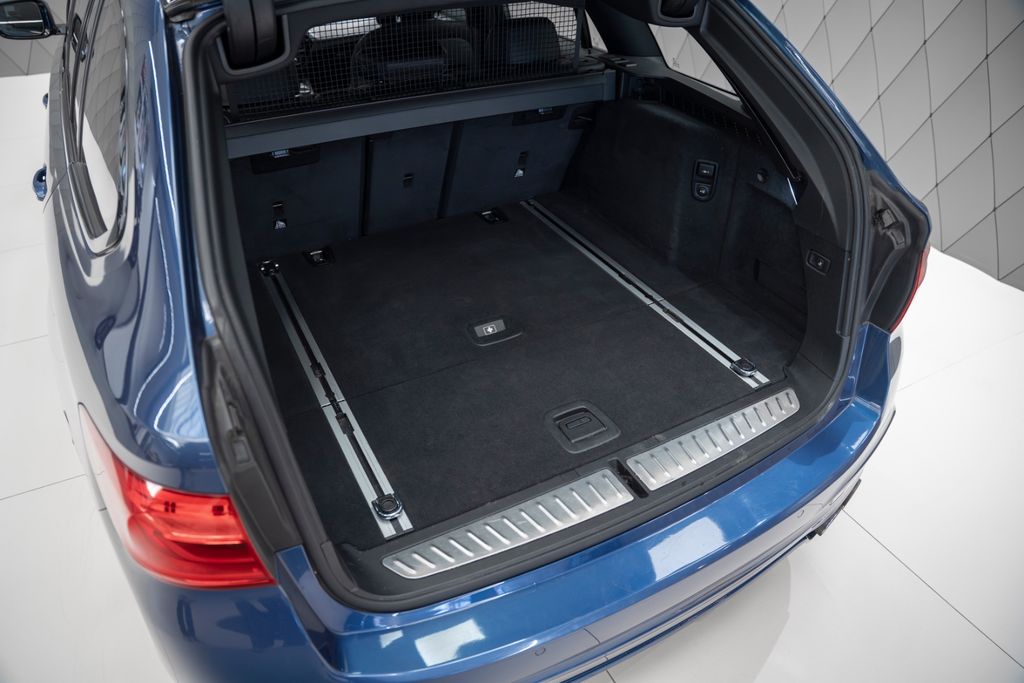 B5 4.4 Bi-Turbo Touring BLUE/BLACK - Bild 31