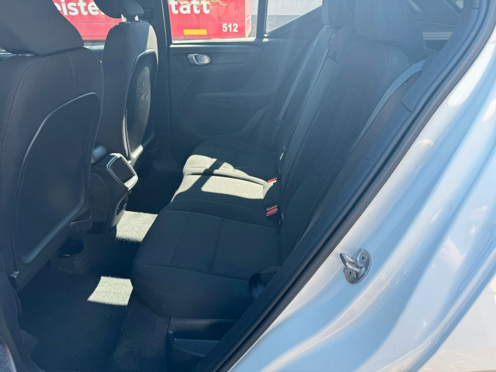 Fahrzeugabbildung Volvo XC 40 Momentum Core Assistenten AHK LED