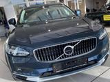 Volvo V90 Cross Country Plus AWD - Volvo V90 Cross Country: Plus