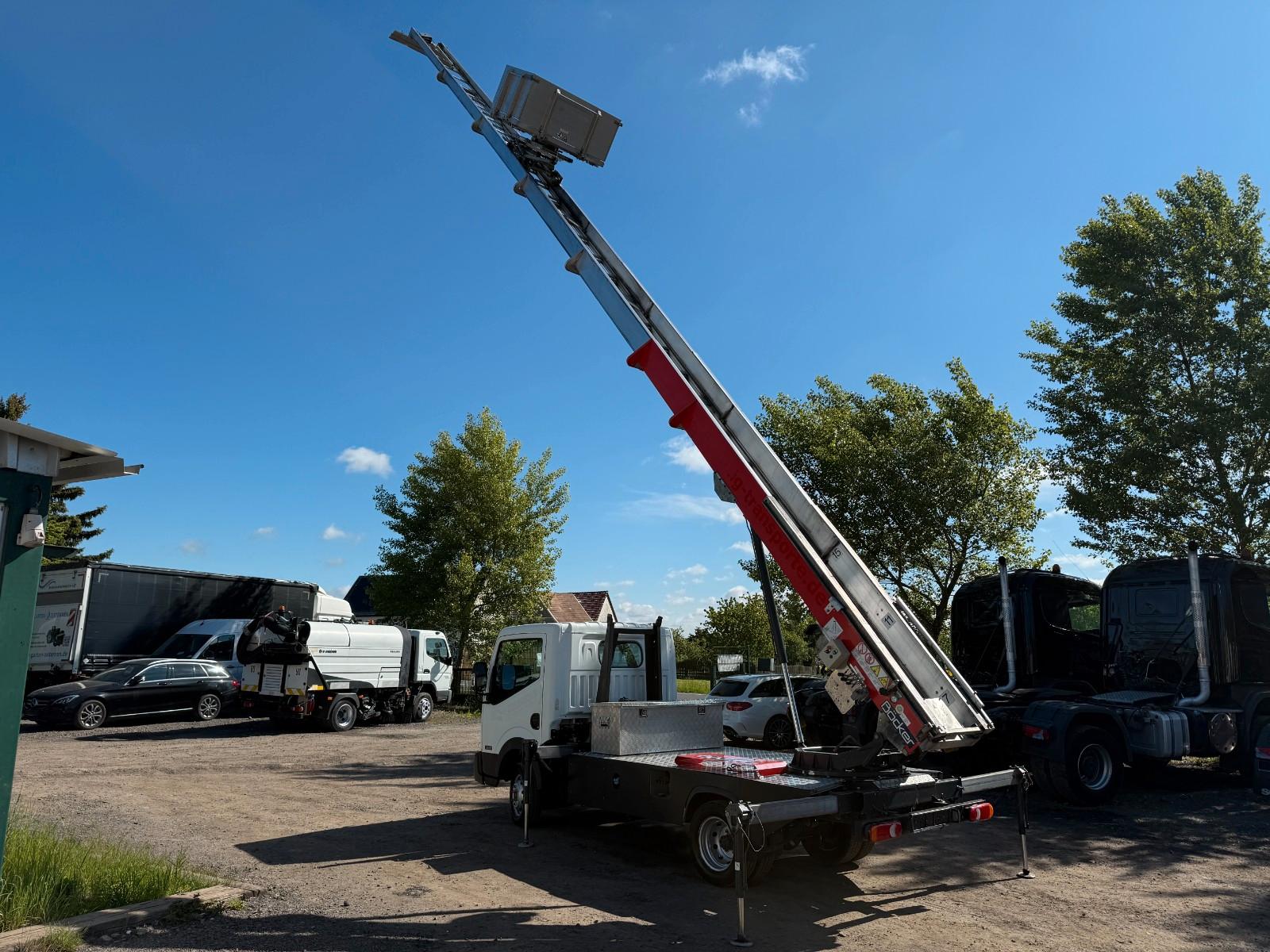 Nissan NT400*29000km*EU6*Möbellift*Böcker HL27/1-6*FUNK
