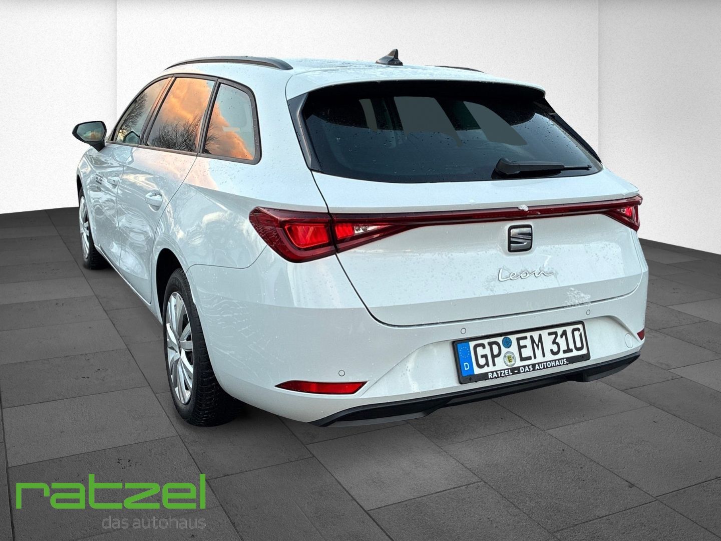 Fahrzeugabbildung SEAT Leon Sportstourer STYLE 1.5 eTSI DSG+PDC+LED+SHZ