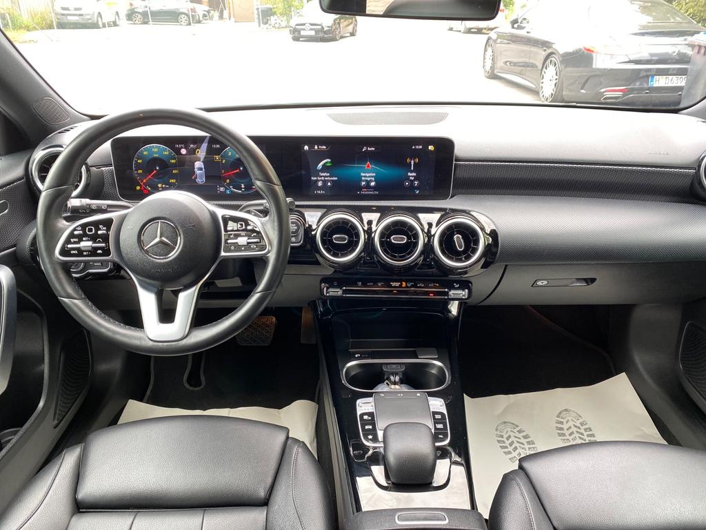 Mercedes-Benz A 220