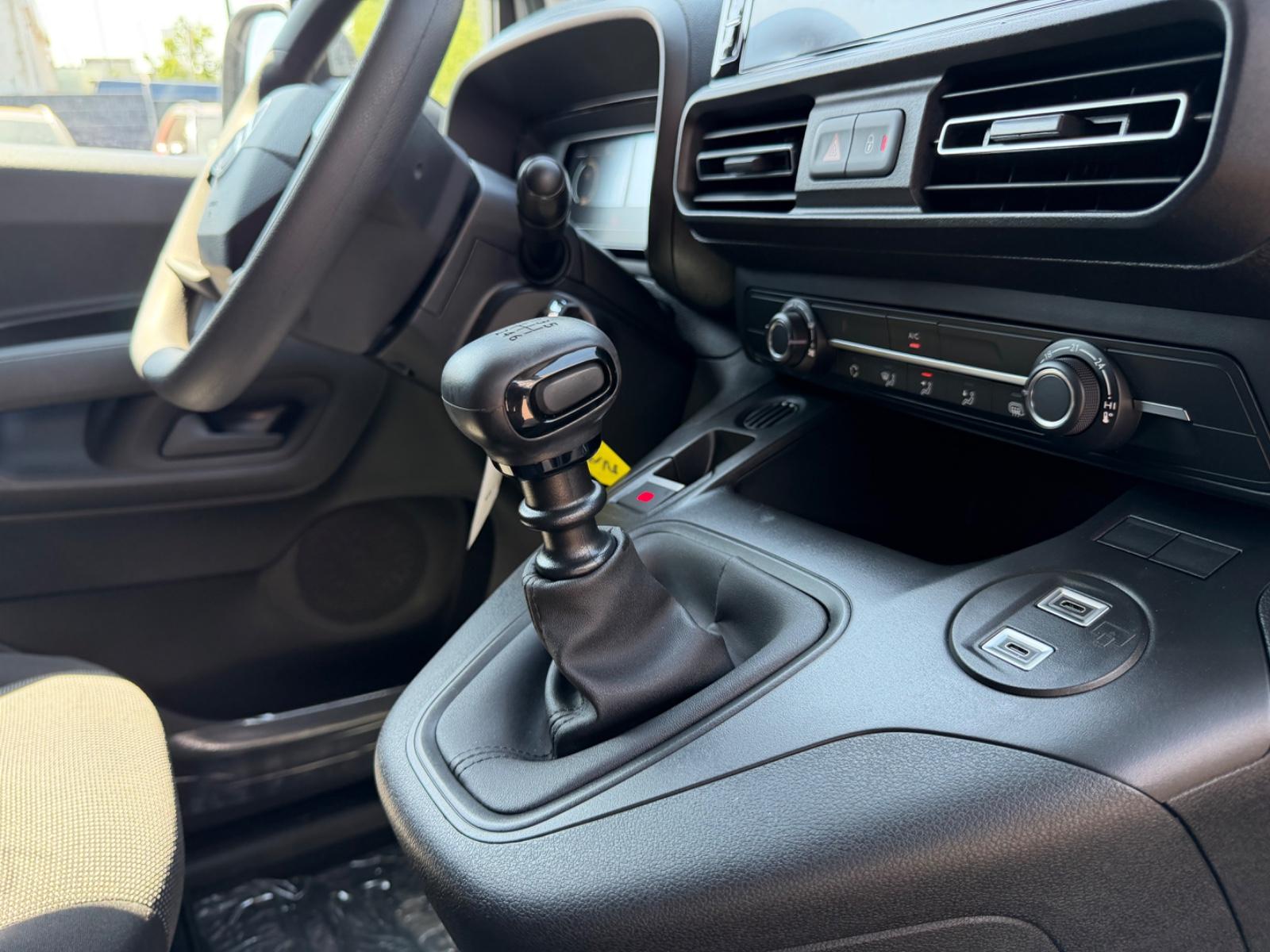 Citroën BERLINGO KASTEN L1H1/M *JAHRESWAGEN*NAVI*KLIMA*