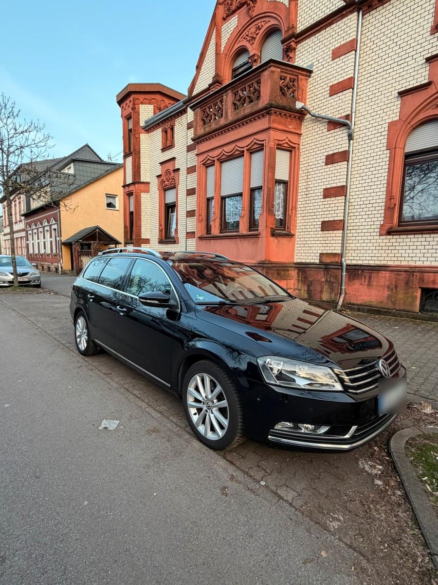 Volkswagen Passat 2010 — салон