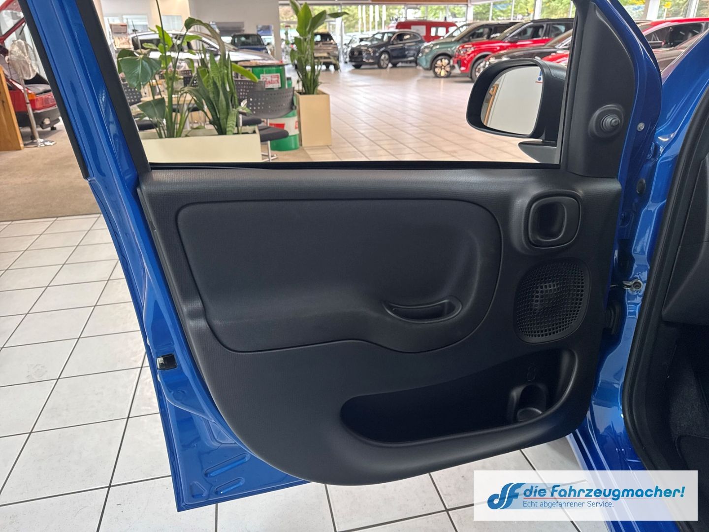 Fahrzeugabbildung Fiat Pandina Hybrid Radio BT Digitales Cockpit Spurha