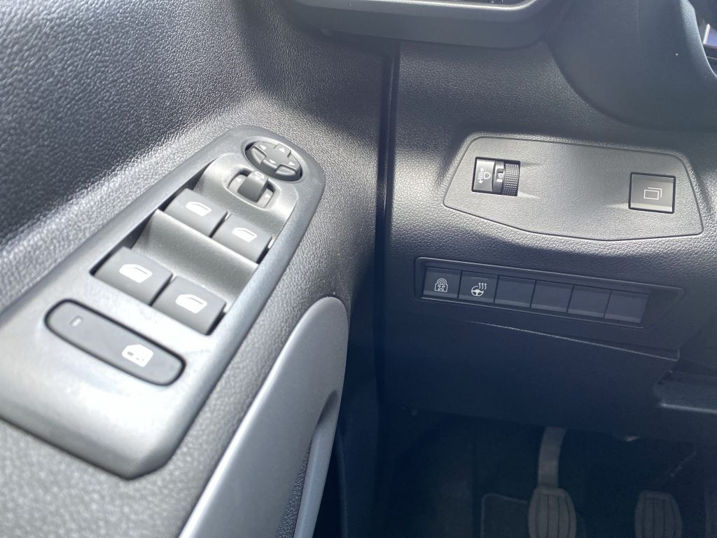 Fahrzeugabbildung Citroën Berlingo M Benzin 110 PLUS *Sitzh.*Cam*Klimaau.*