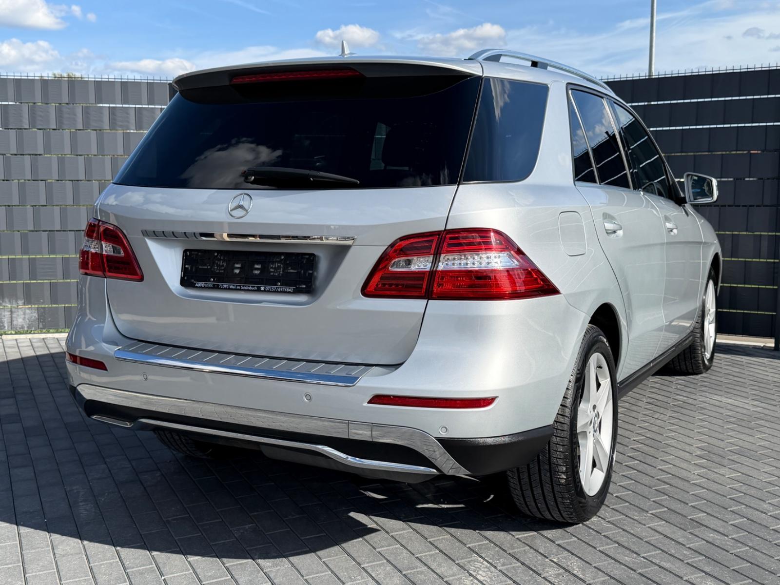 Mercedes-Benz ML 350 BlueTec 4M*7G*COMAND*AIRMATIC*H&K*AHK*