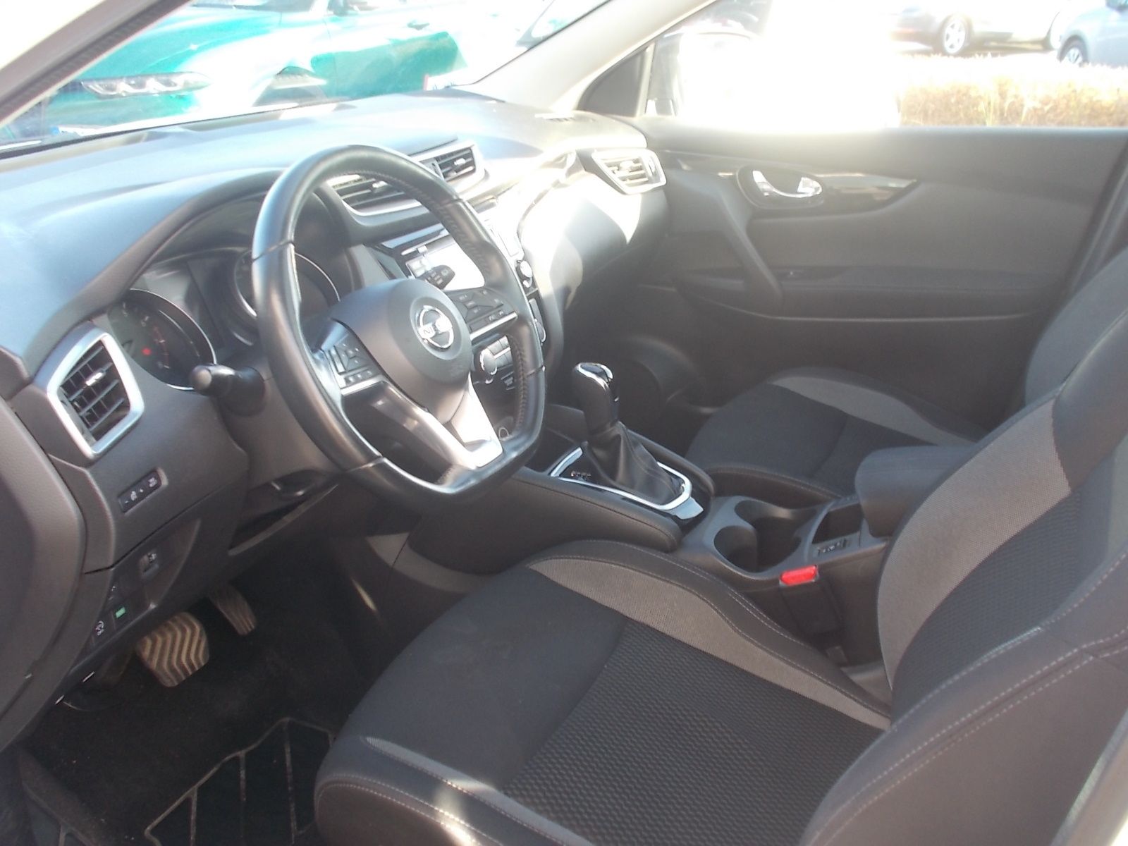 Fahrzeugabbildung Nissan Qashqai 1.2 DIG-T Acenta 4x2 Automatik