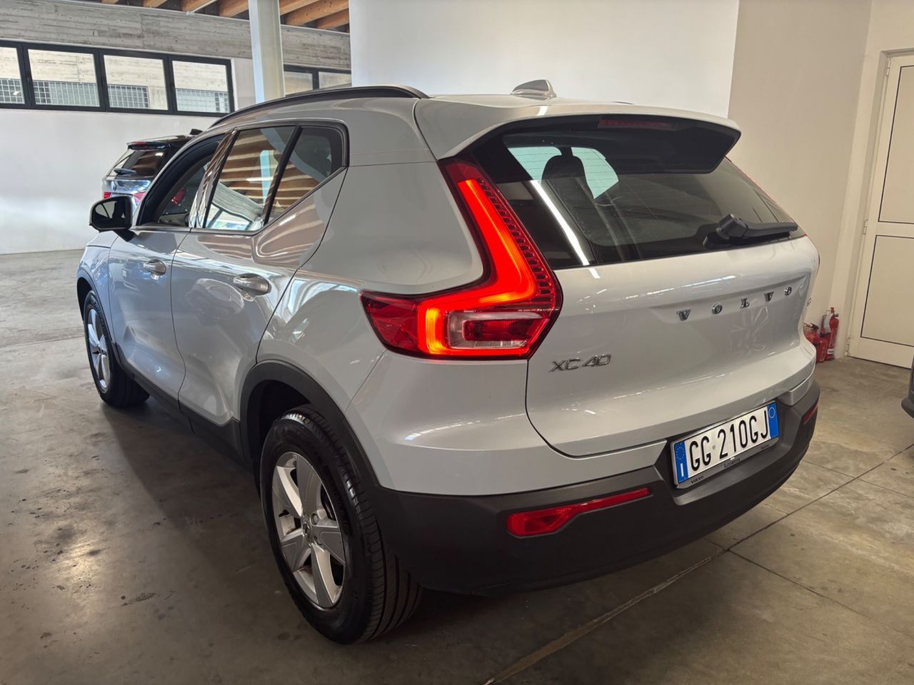 Volvo XC40 1.5 BENZ T2 GREY|PARI AL NUOVO| imagem 2