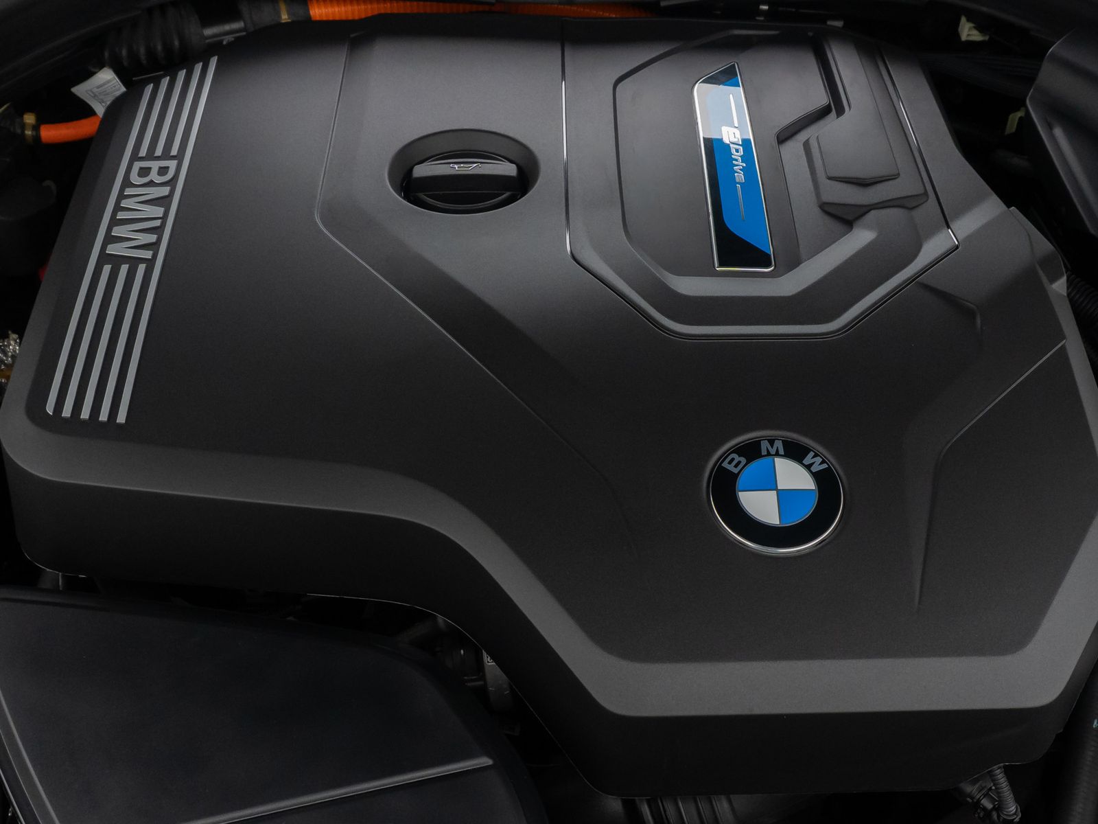 Fahrzeugabbildung BMW 530e Luxury Line DAB Laser Komfort H/K HUD Sport