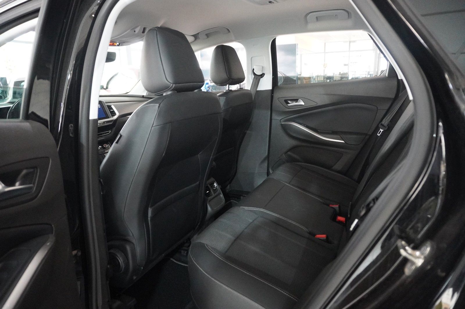 Fahrzeugabbildung Opel Grandland (X) 1.6 PHEV ELEGANCE NAVI/LED/SPORT