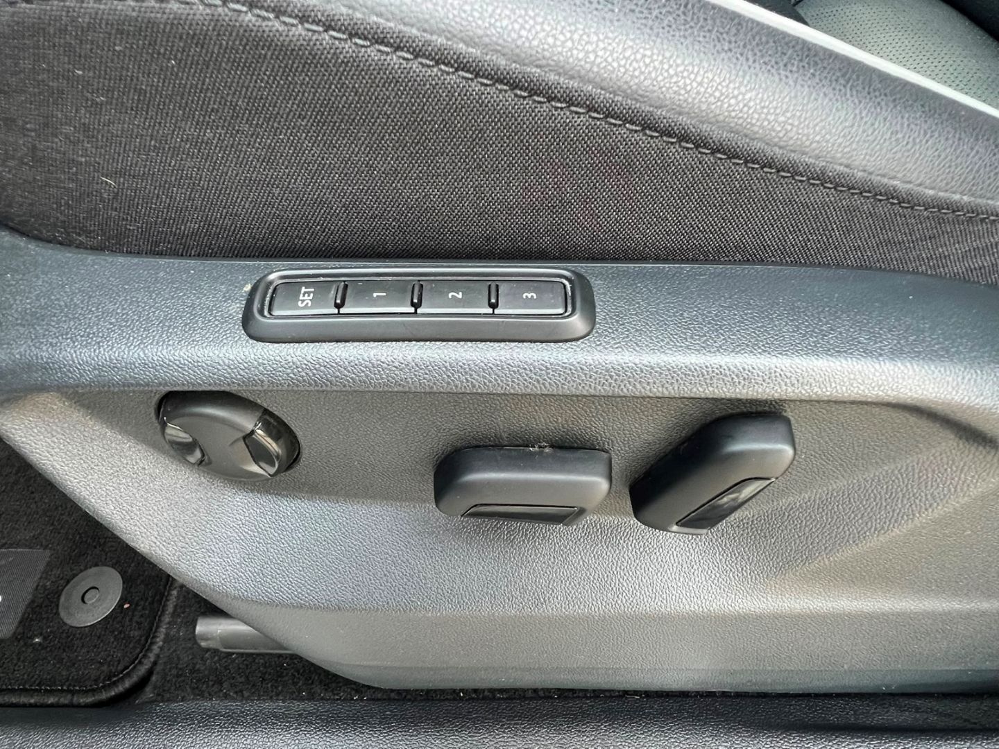 Tiguan Allspace 2.0TDI DSG - APP*LEDER*7SITZ*1HD