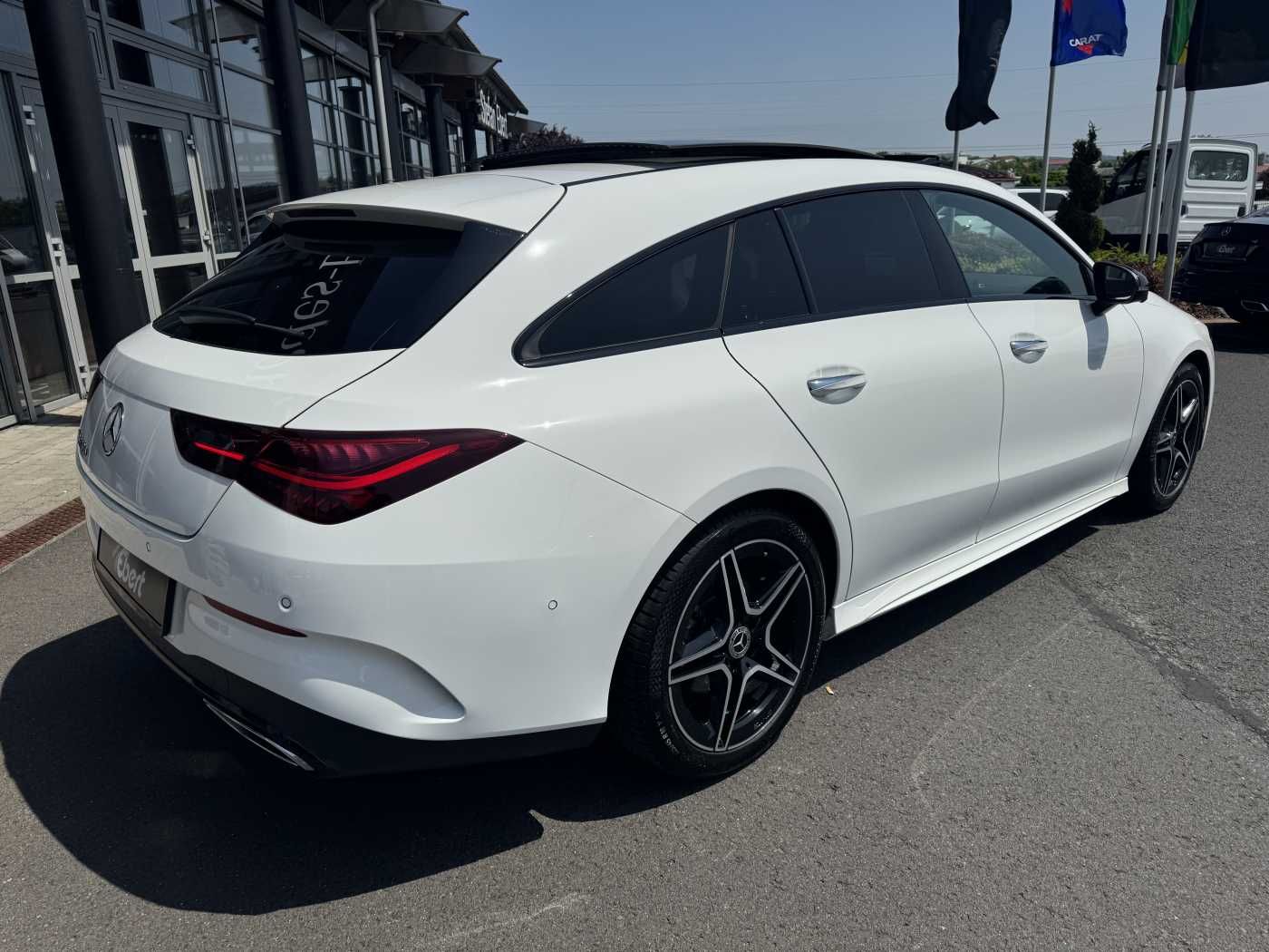 Fahrzeugabbildung Mercedes-Benz CLA 220d Shooting Brake AMG+Pano+Distr+AHK+uvm.