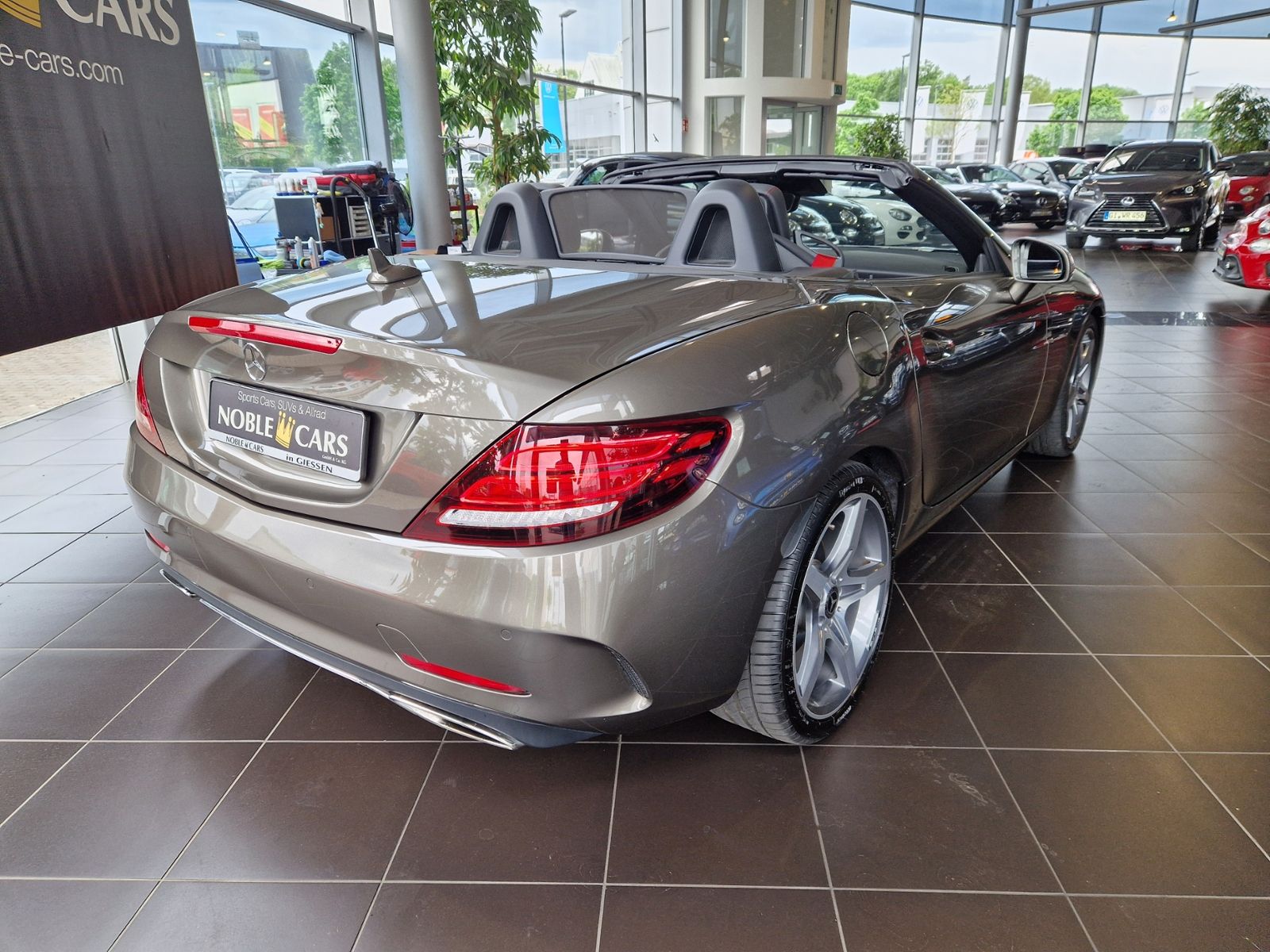 Fahrzeugabbildung Mercedes-Benz SLC 300 AMG MEMORY LED NAVI RFK