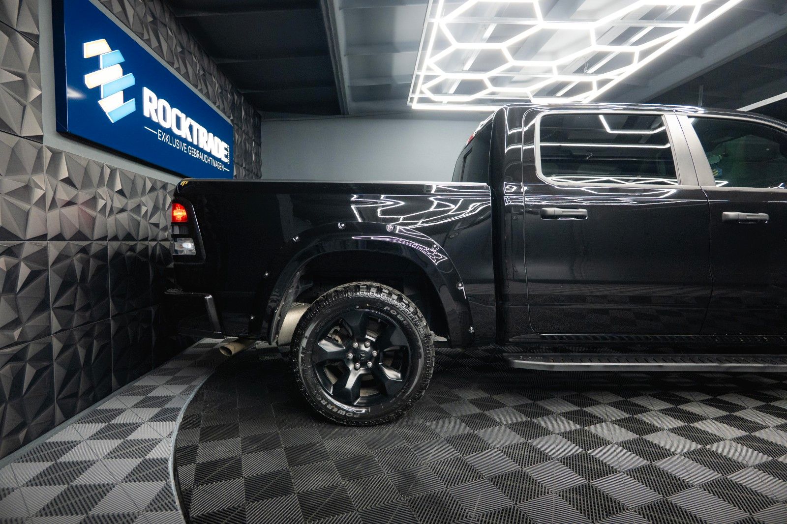 Fahrzeugabbildung Dodge RAM 3.6 V6 4x4 OFFROAD LARAMIE BLACK EDITION LED