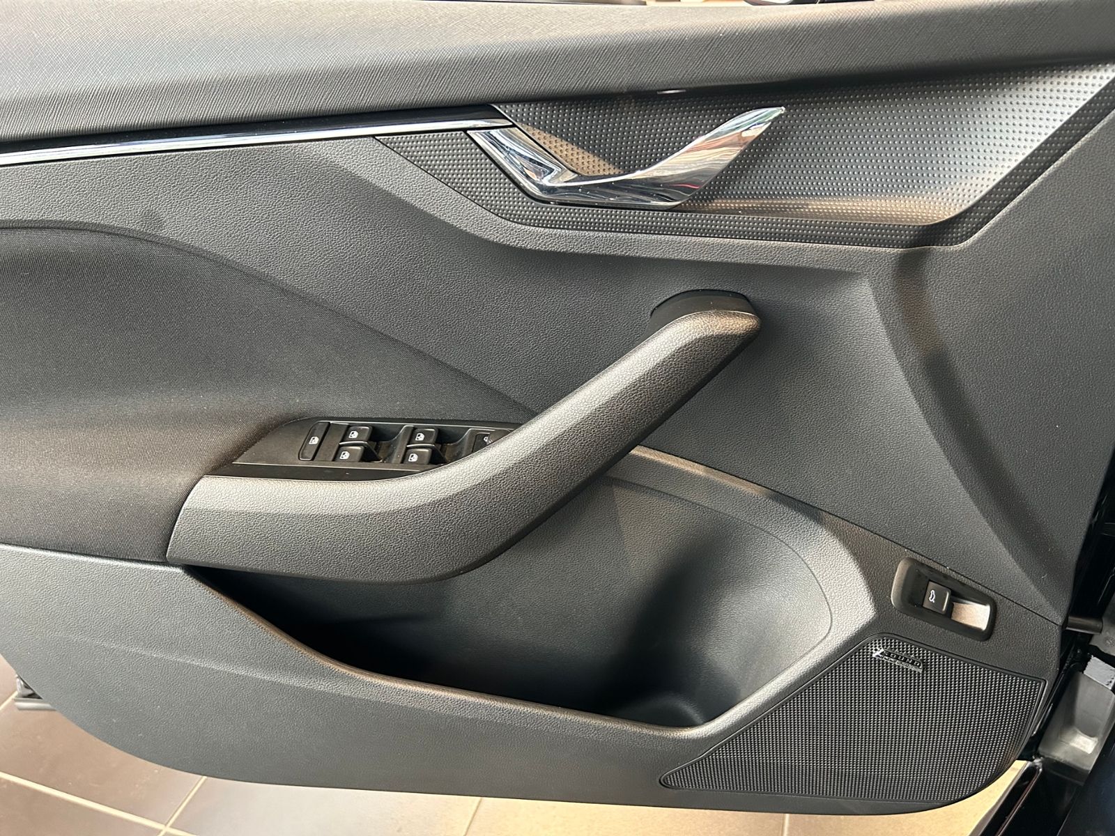 Fahrzeugabbildung SKODA KAMIQ Monte Carlo PANO LED NAVI