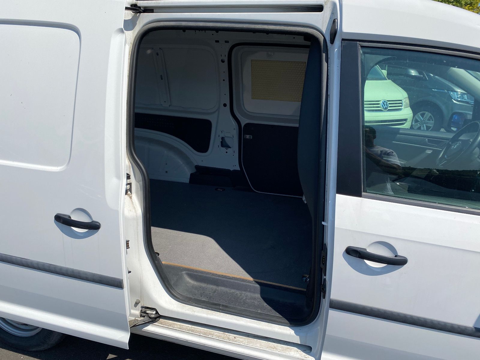 Fahrzeugabbildung Volkswagen Caddy Maxi ABTe Kasten Klima SHZ PDC Bi-Xenon