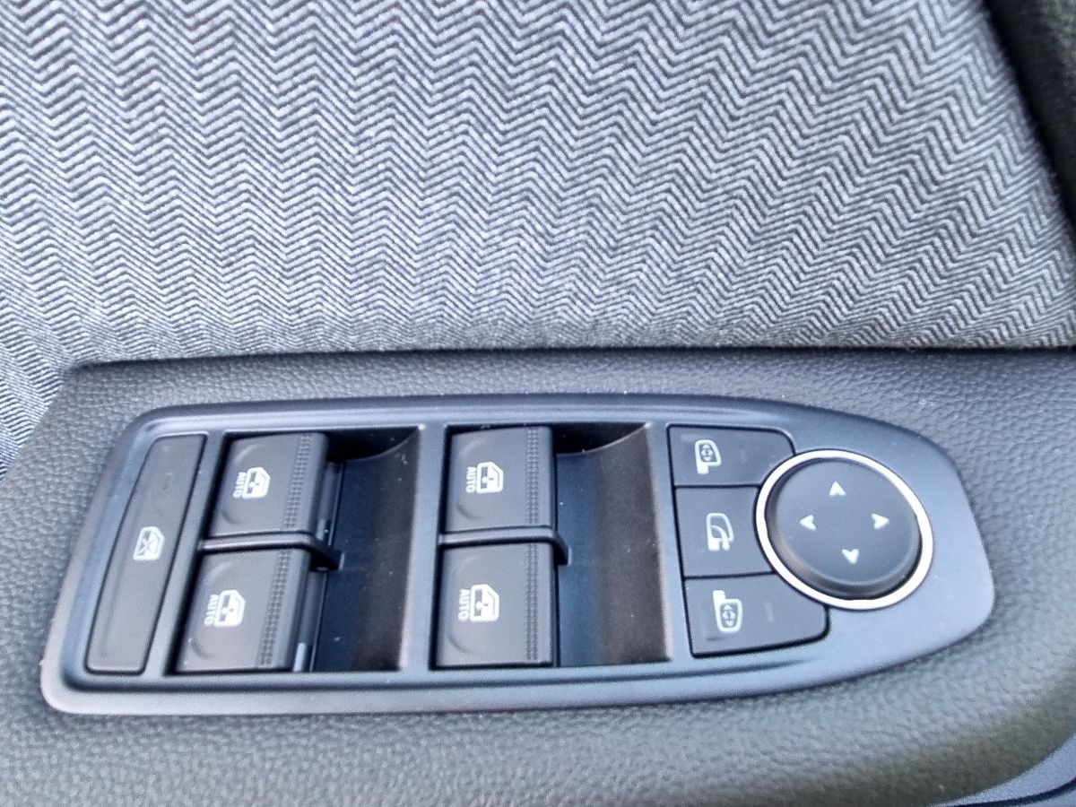 Fahrzeugabbildung Renault Clio Techno TCe 90