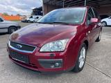 Ford Focus Lim. Ghia - Ford Focus aus 2005: Ghia