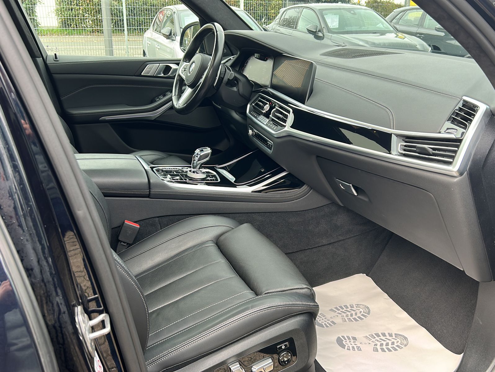 Fahrzeugabbildung BMW X7 M50 d M-Sport