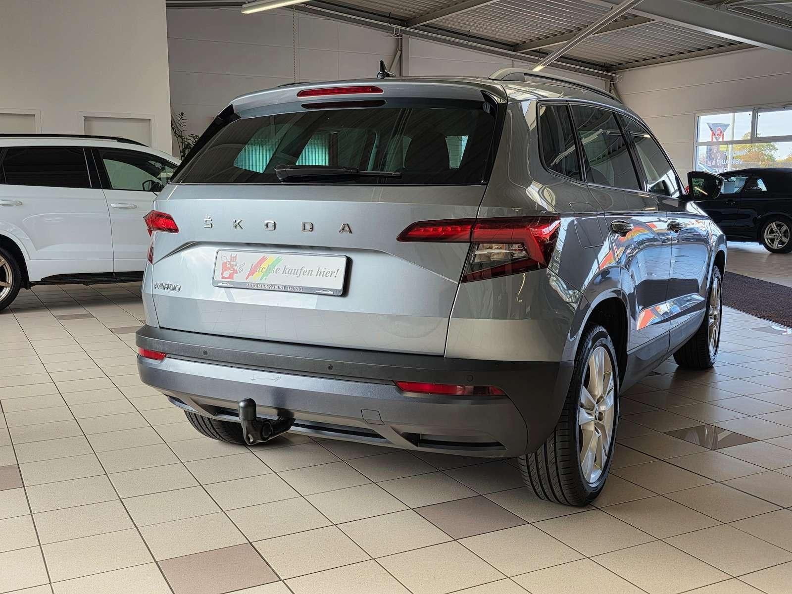 Fahrzeugabbildung SKODA Karoq 2.0 TDI/LED/Nav/Virtual/Memory/ACC/VZE/...