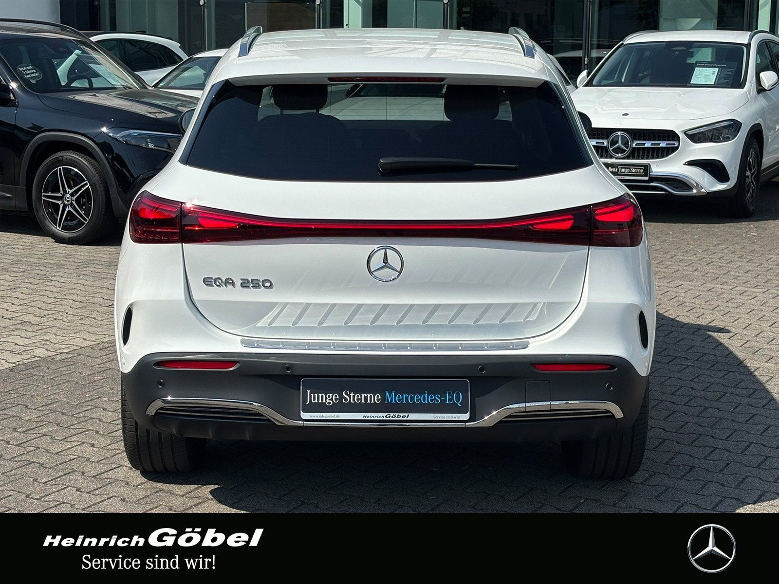 Fahrzeugabbildung Mercedes-Benz EQA 250 AMG*TOTWINKEL*APPLE-CARPLAY*AMBIENTEBEL