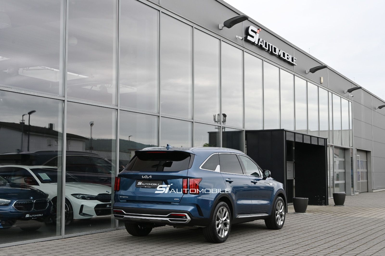 Fahrzeugabbildung Kia Sorento 2.2 CRDi AWD Platinum °AHK°7-SITZE°HUD°