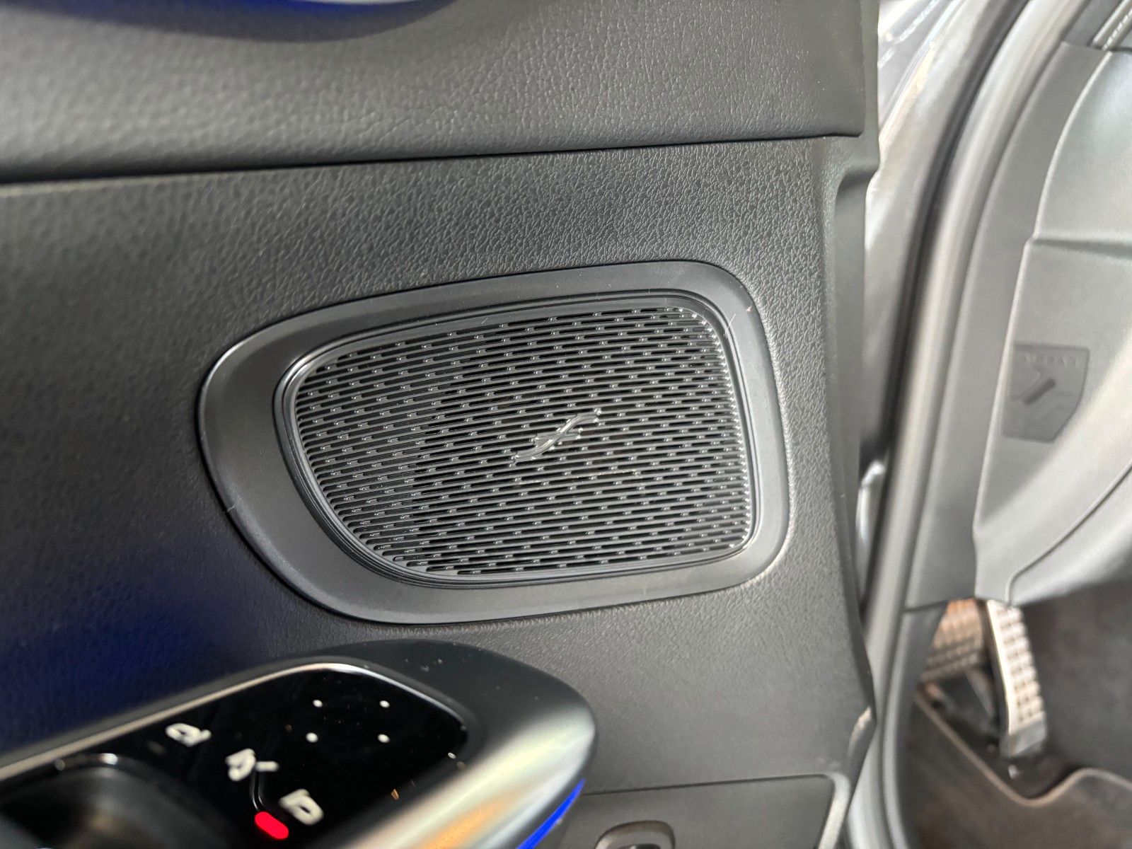 Fahrzeugabbildung Mercedes-Benz C 200 4Matic///AMG LINE//AMBIENTE/KAMERA/CARBON/
