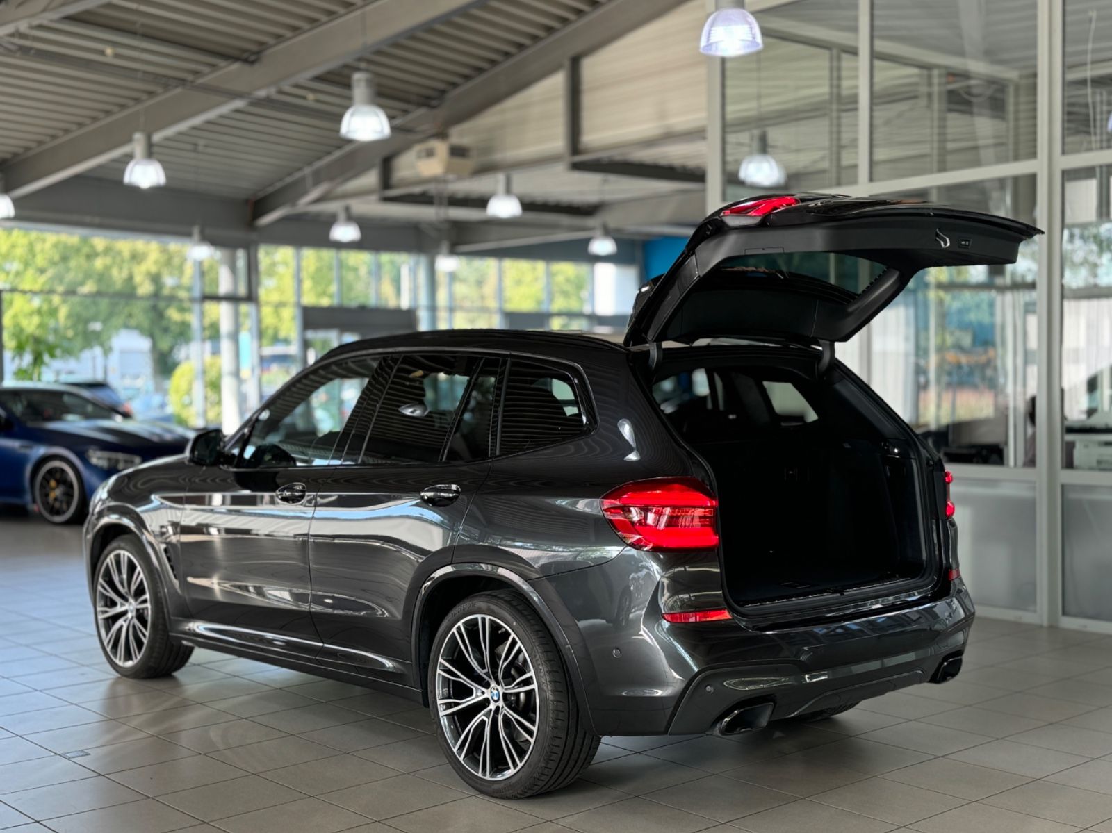 Fahrzeugabbildung BMW X3 M40i Panorama Kamera HUD DAB H/K Komfort 21"