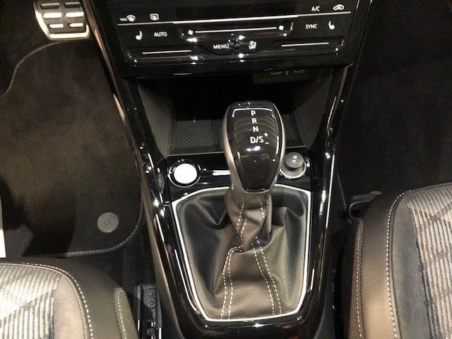 Fahrzeugabbildung Volkswagen T-Cross R-Line 1.5 TSI ACT DSG Sportpaket AHK-ab