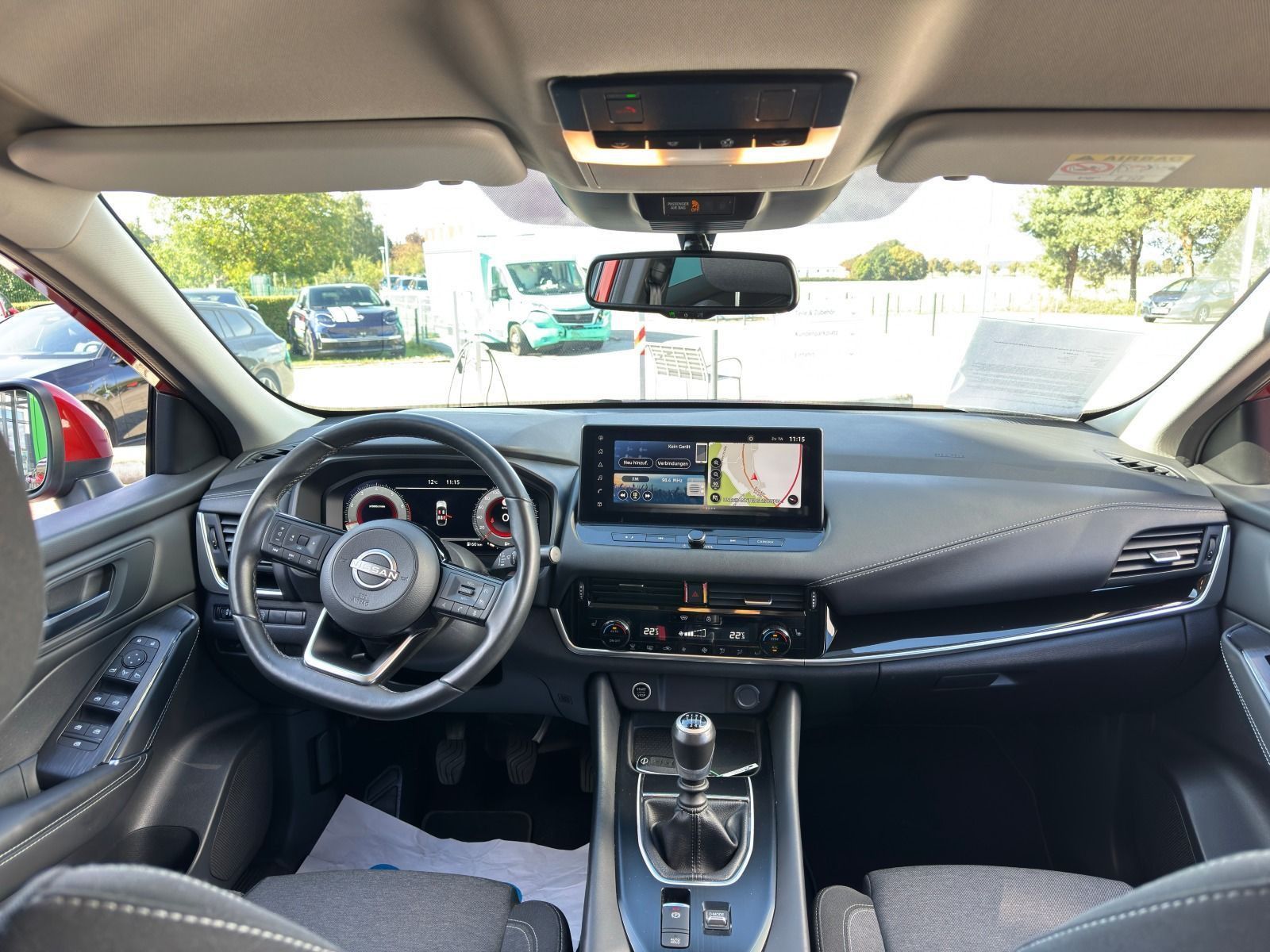 Fahrzeugabbildung Nissan Qashqai 140PS 6-Gang N-Connecta*AHK*360°CAM*behF