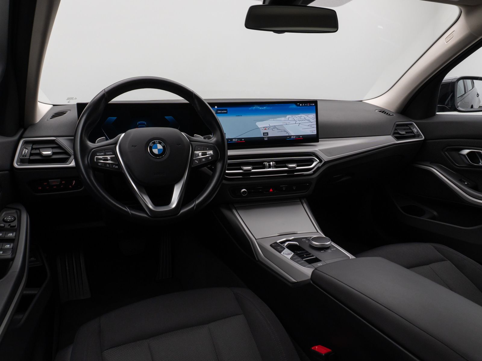 Fahrzeugabbildung BMW 318i DAB CockPit+ PDC Geschwindigkeitsreg LED