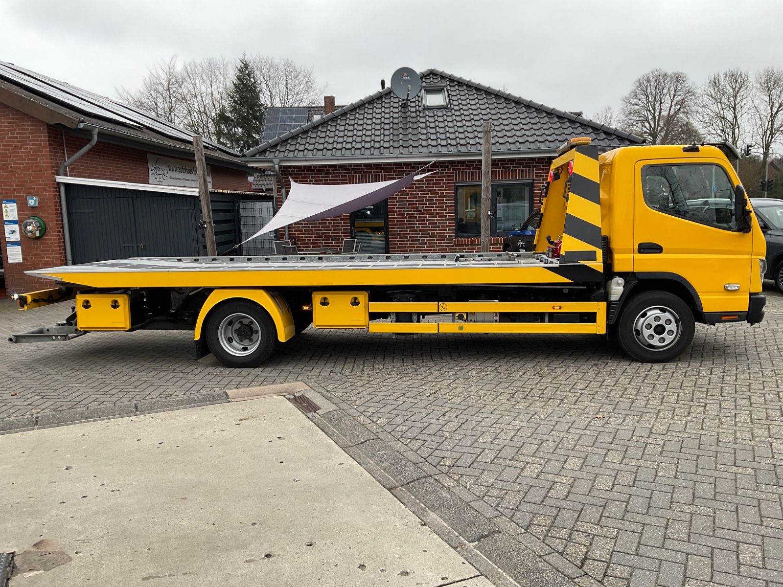 Fahrzeugabbildung Mitsubishi Fuso Canter,Abschleppbrille,Fahrzeugplateau