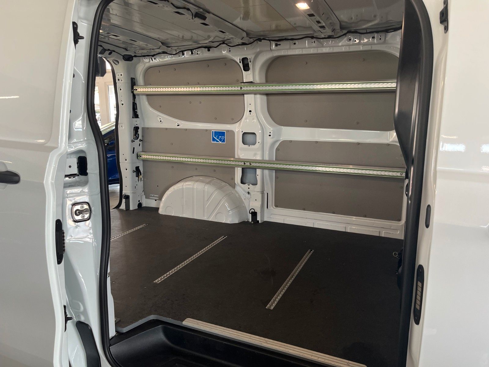 Fahrzeugabbildung Ford Transit Custom L1 TREND LED NAVI CAM ACC SHZ uvm