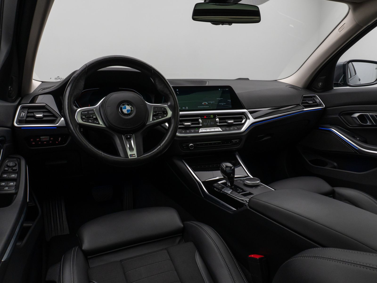 Fahrzeugabbildung BMW 320d xD  Sport Line Panorama DAB H/K Stop&Go AHK