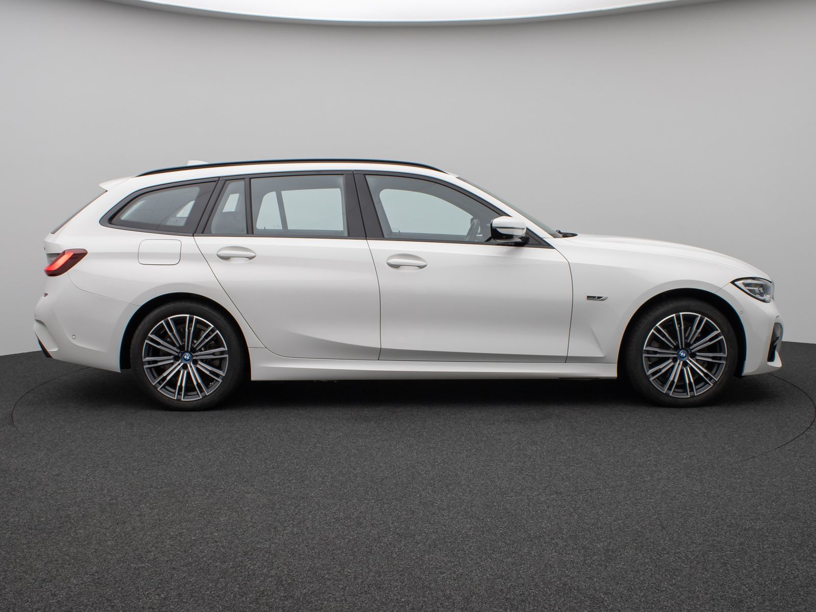 Fahrzeugabbildung BMW 320e xD M Sport 360°DAB HiFi Stop&Go Komfort LED