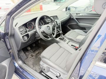 Volkswagen Golf - 11