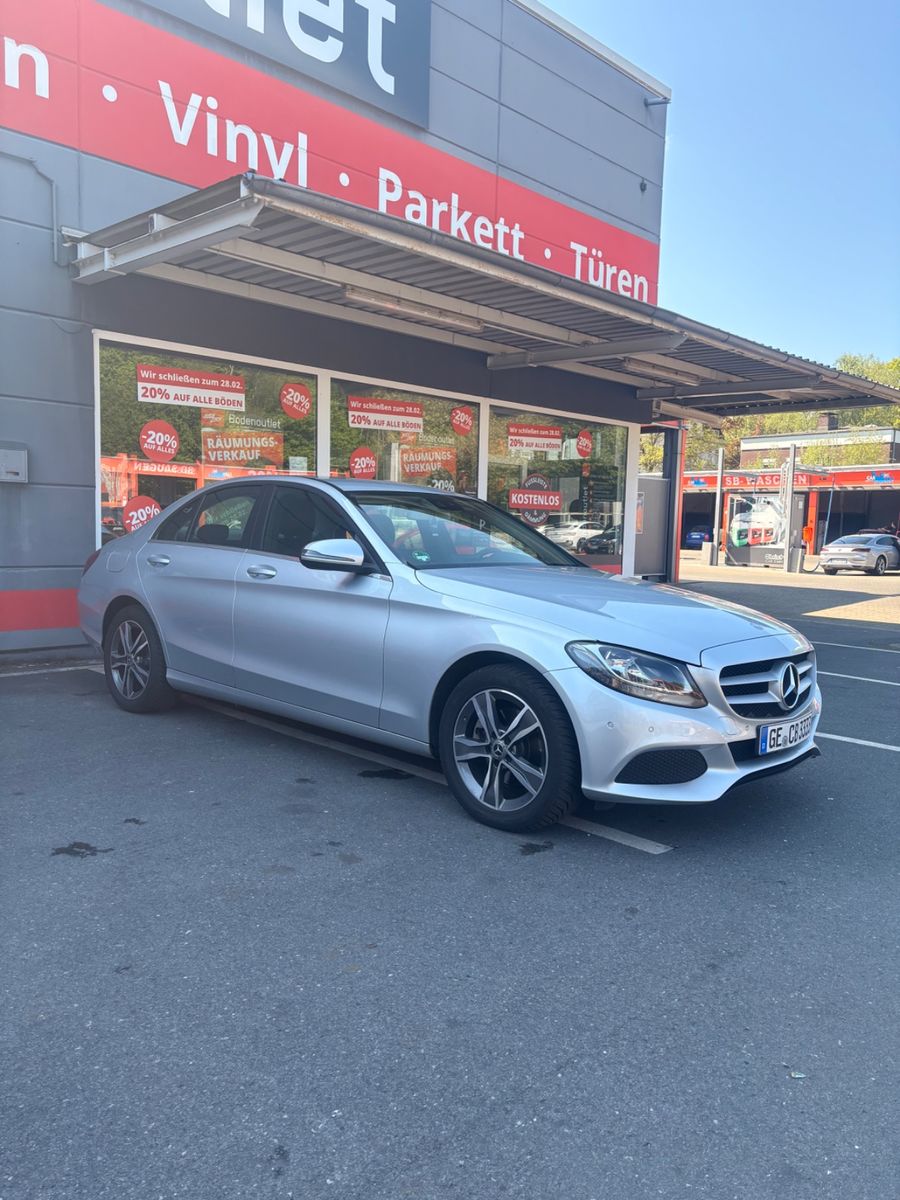MERCEDES-BENZ C 220 d AVANTGARDE / Volleder/ Navi/ Unfallfrei