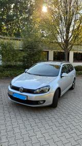 Volkswagen Golf 1.4 TSI  Variant AHK Tempomat - Volkswagen Golf aus 2011 mit Benzin-Antrieb: Kombi, 1.4