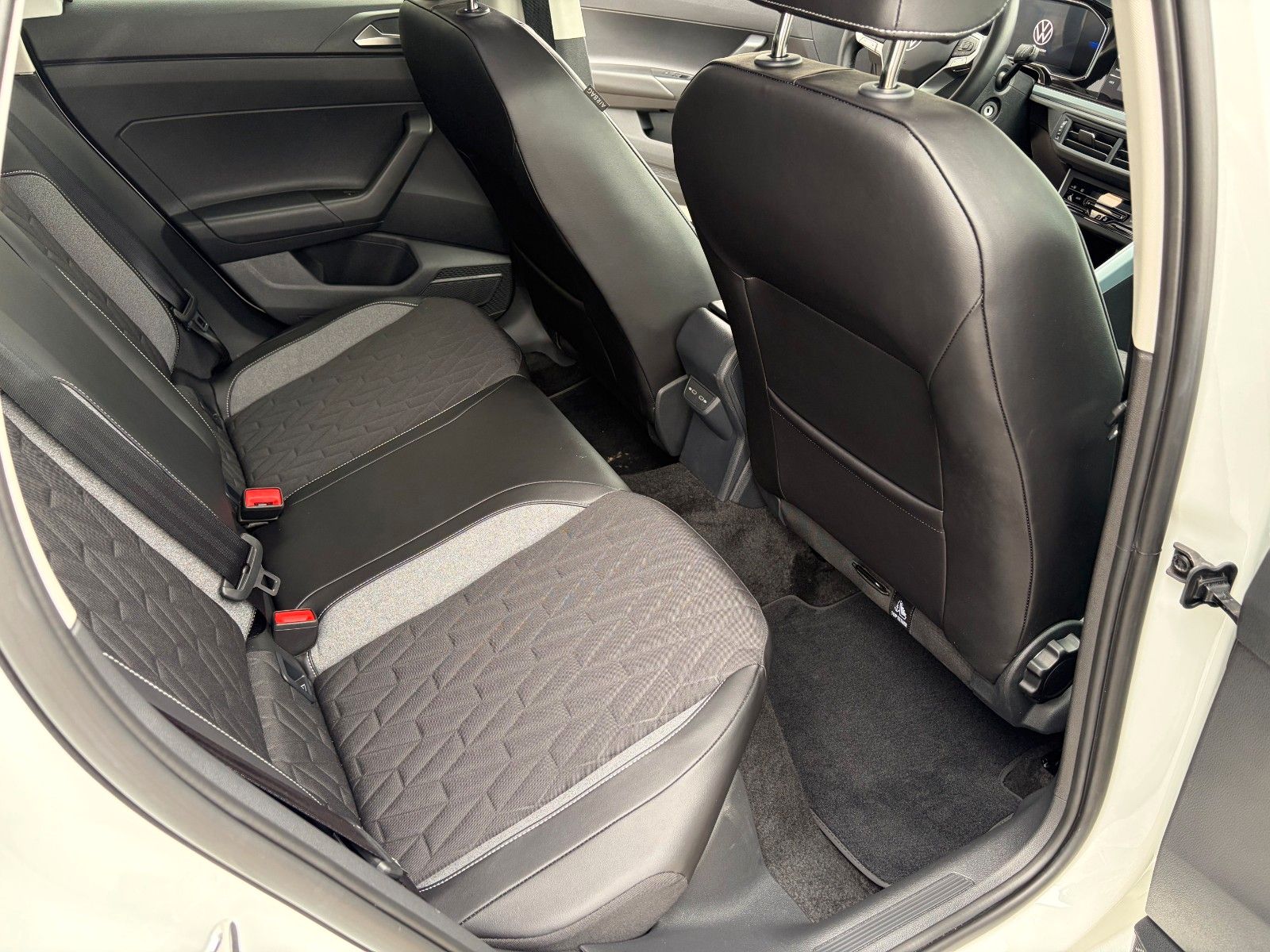 Fahrzeugabbildung Volkswagen Polo VI 1.0 TSI Goal Autom.  Navi Shz